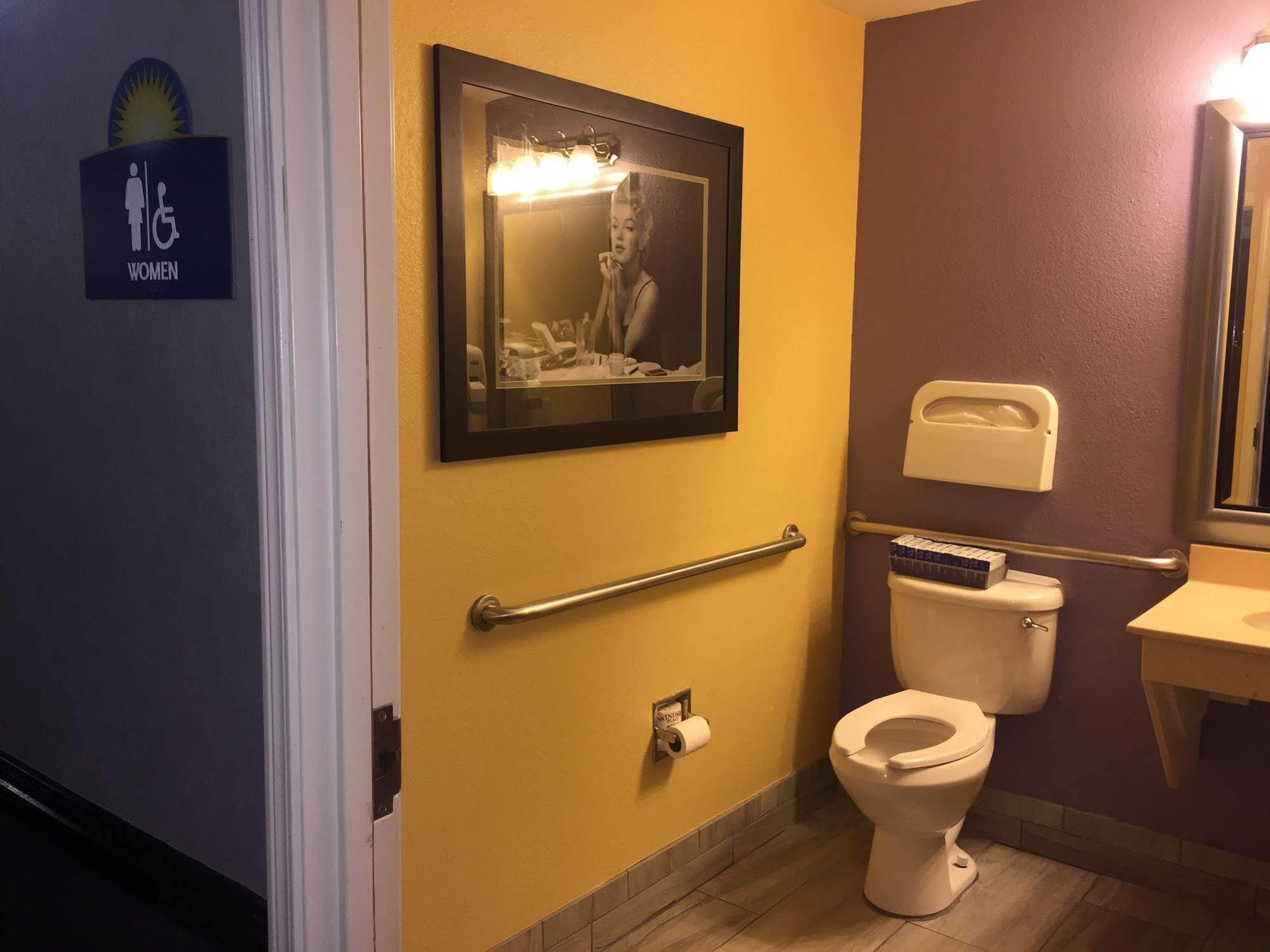 Days & By Wyndham Union 3* Union City